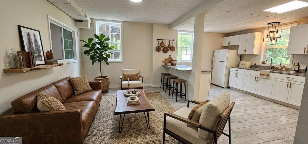 5 bedroom, 2 bathroom, 2,100 sq ft single family residence for sale at 4316 Tanners Mill Road, Braselton, GA 30517 — photo 6