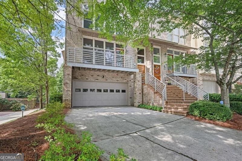 4 bedroom, 3.5 bathroom, 2,869 sq ft townhouse sold at 1337 Peachtree View, Brookhaven, GA 30319