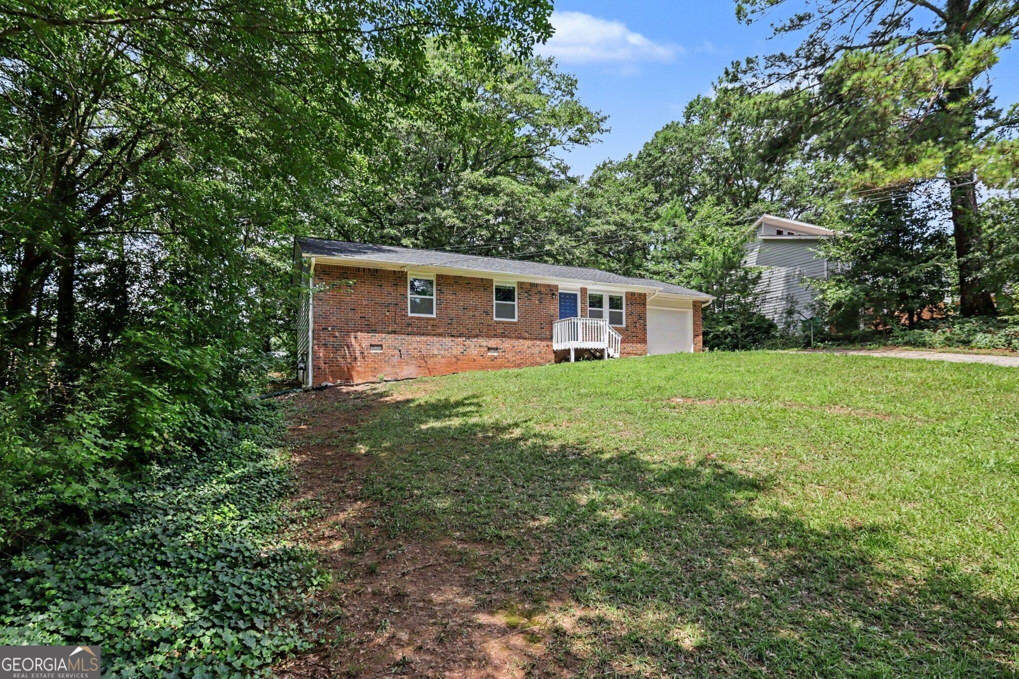 3 bedroom, 2 bathroom, 1,050 sq ft single family residence for sale at 2541 Kelly Lake Drive, Decatur, GA 30032 — photo 7