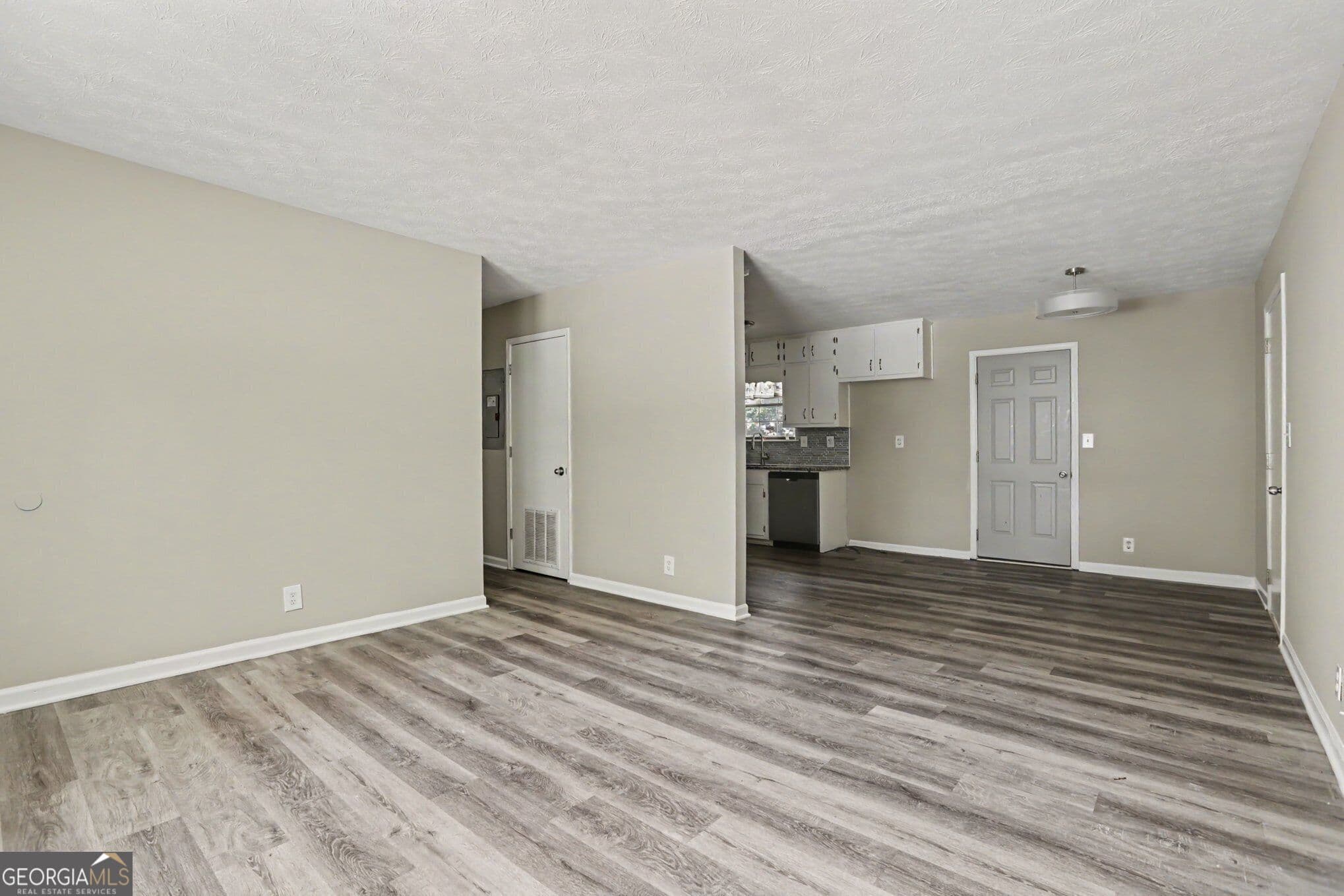 3 bedroom, 2 bathroom, 1,050 sq ft single family residence for sale at 2541 Kelly Lake Drive, Decatur, GA 30032 — photo 5