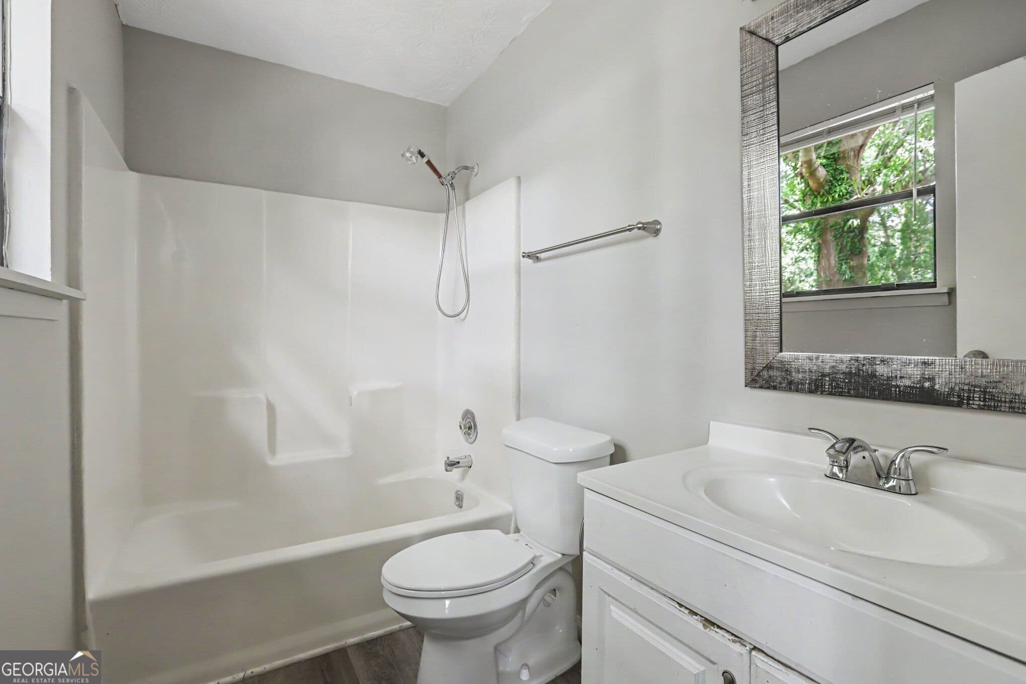 3 bedroom, 2 bathroom, 1,050 sq ft single family residence for sale at 2541 Kelly Lake Drive, Decatur, GA 30032 — photo 9