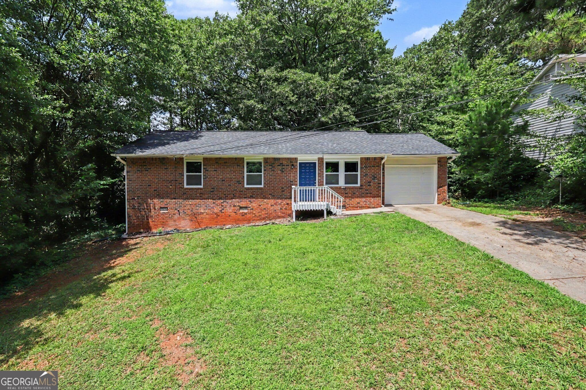 3 bedroom, 2 bathroom, 1,050 sq ft single family residence for sale at 2541 Kelly Lake Drive, Decatur, GA 30032 — photo 8