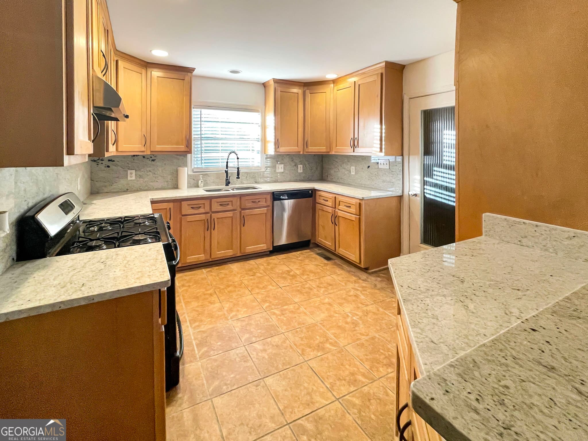 3 bedroom, 2 bathroom, 1,210 sq ft single family residence for rent at 871 Laurelmont Drive, Atlanta, GA 30311 for $1,750 a month — photo 3