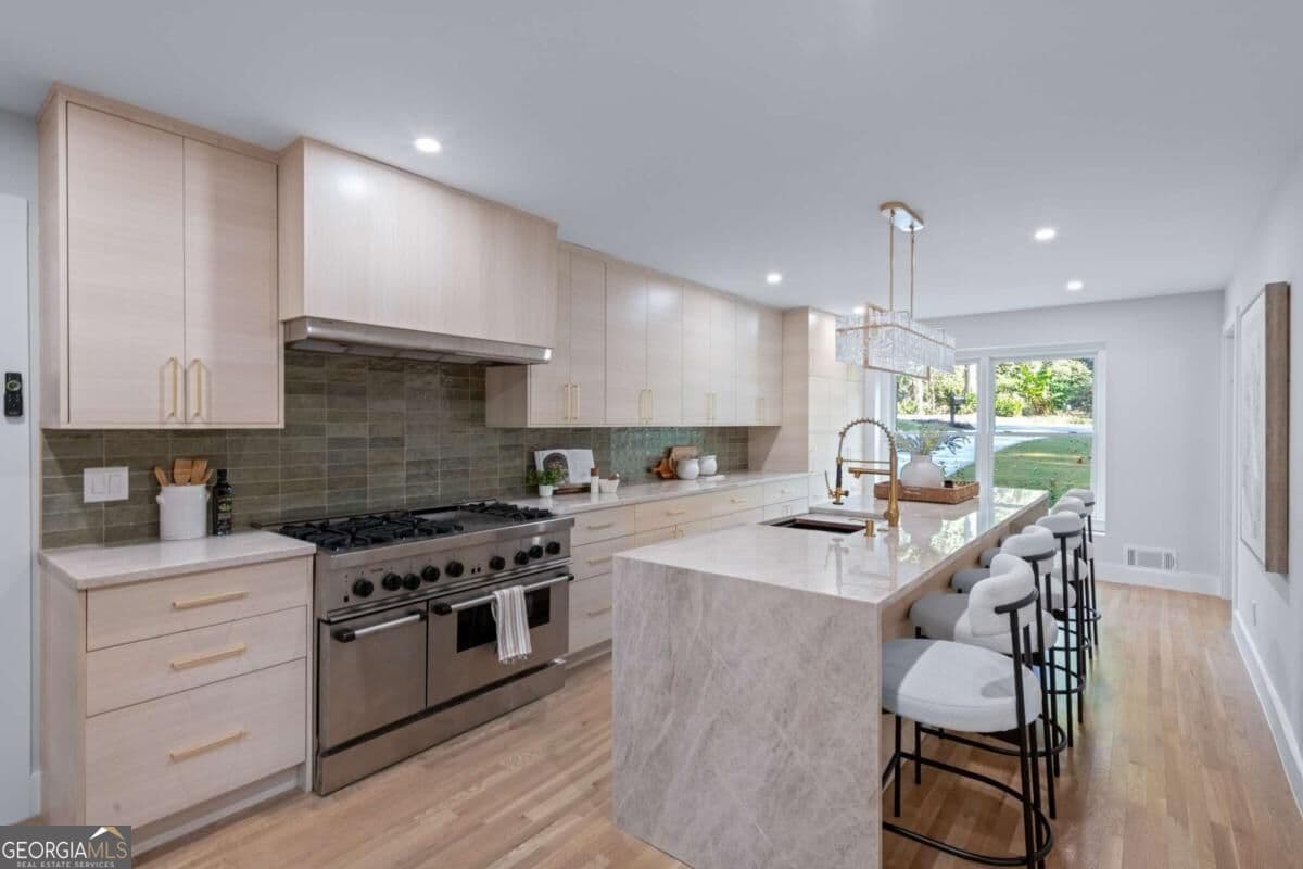 5 bedroom, 3.5 bathroom, 3,400 sq ft single family residence for sale at 3621 Wood Valley Court, Brookhaven, GA 30319 — photo 9