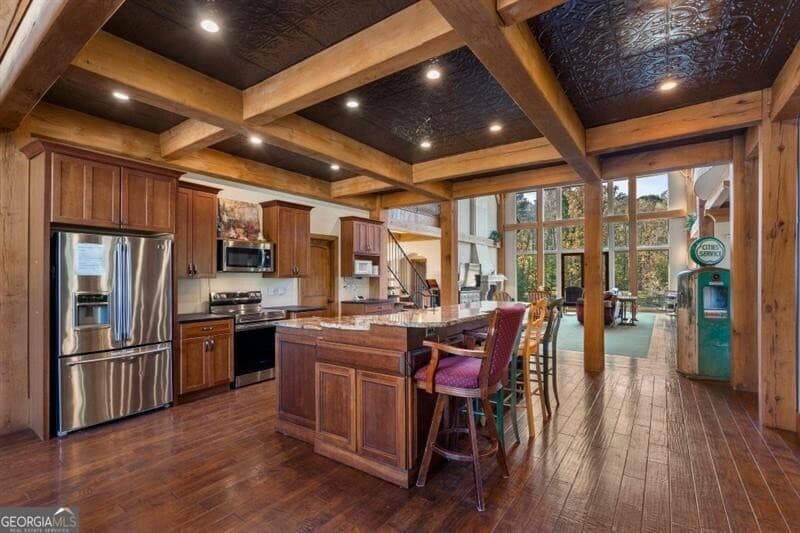 5 bedroom, 4 bathroom, 7,932 sq ft single family residence for sale at 5185 Buice Road, Alpharetta, GA 30022 — photo 9
