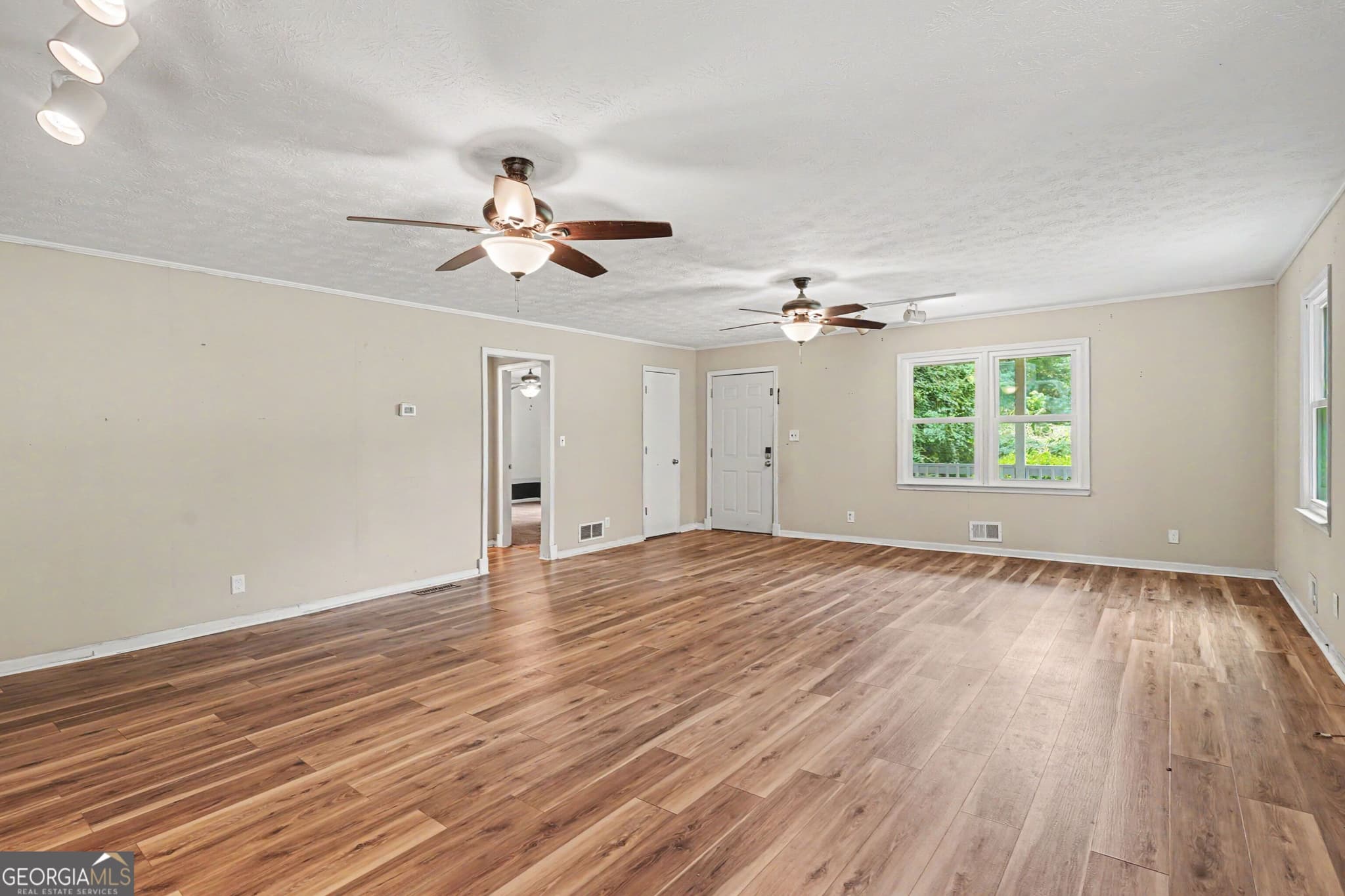4 bedroom, 3 bathroom, 2,101 sq ft single family residence for sale at 1422 Zebulon Road, Griffin, GA 30224 — photo 7
