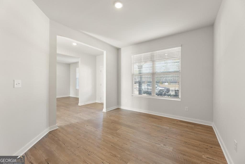 5 bedroom, 4 bathroom, 3,403 sq ft single family residence for sale at 5619 Rosehall Place, South Fulton, GA 30349 — photo 3