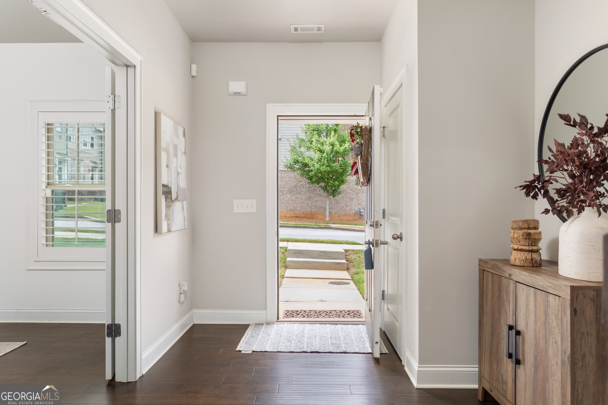 4 bedroom, 3.5 bathroom, 2,522 sq ft townhouse for sale at 1196 Parktown Drive, Mableton, GA 30126 — photo 2
