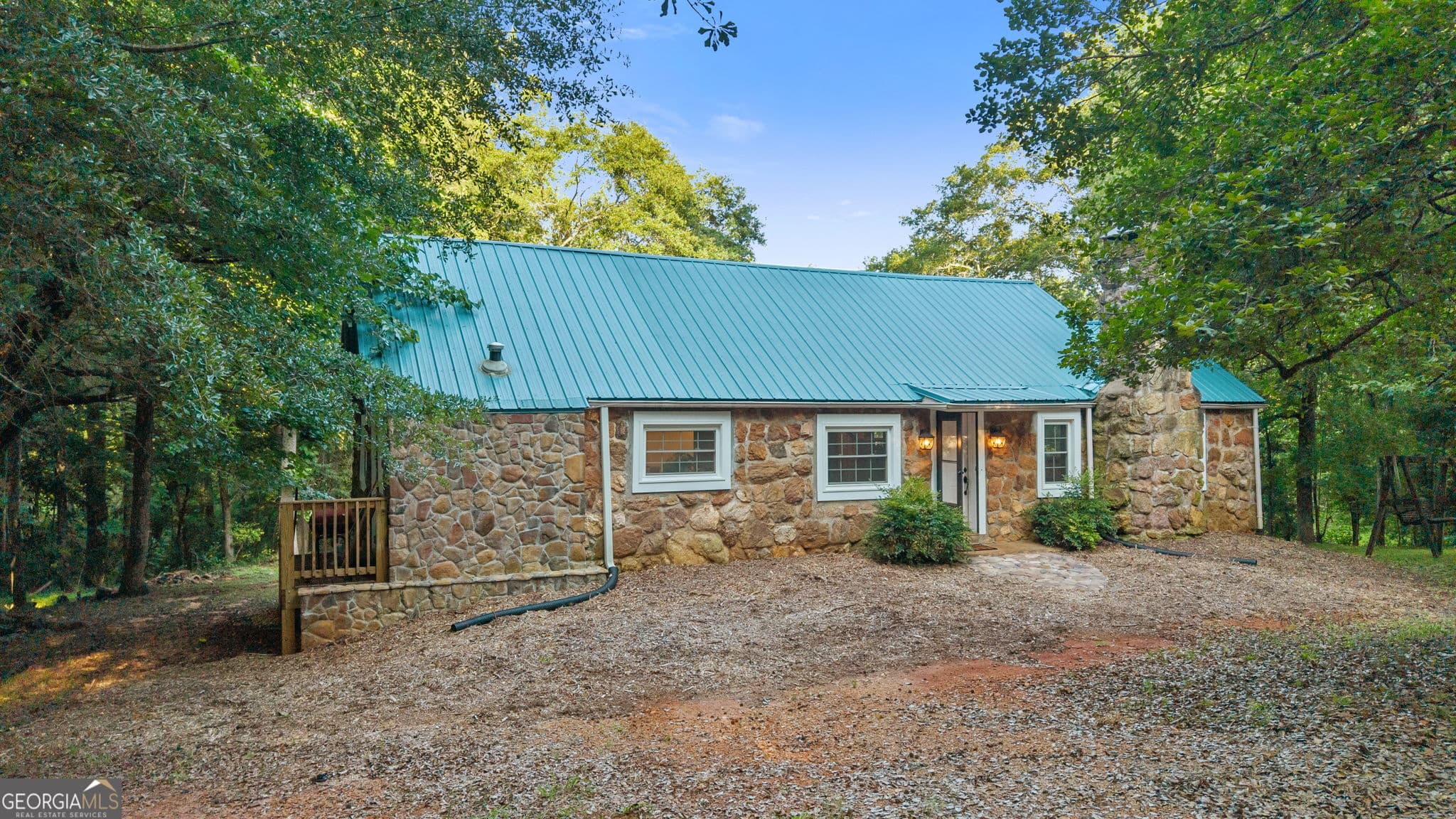 3 bedroom, 3 bathroom, 1,640 sq ft single family residence for sale at 973 Floyd Road, Danielsville, GA 30633 — photo 3