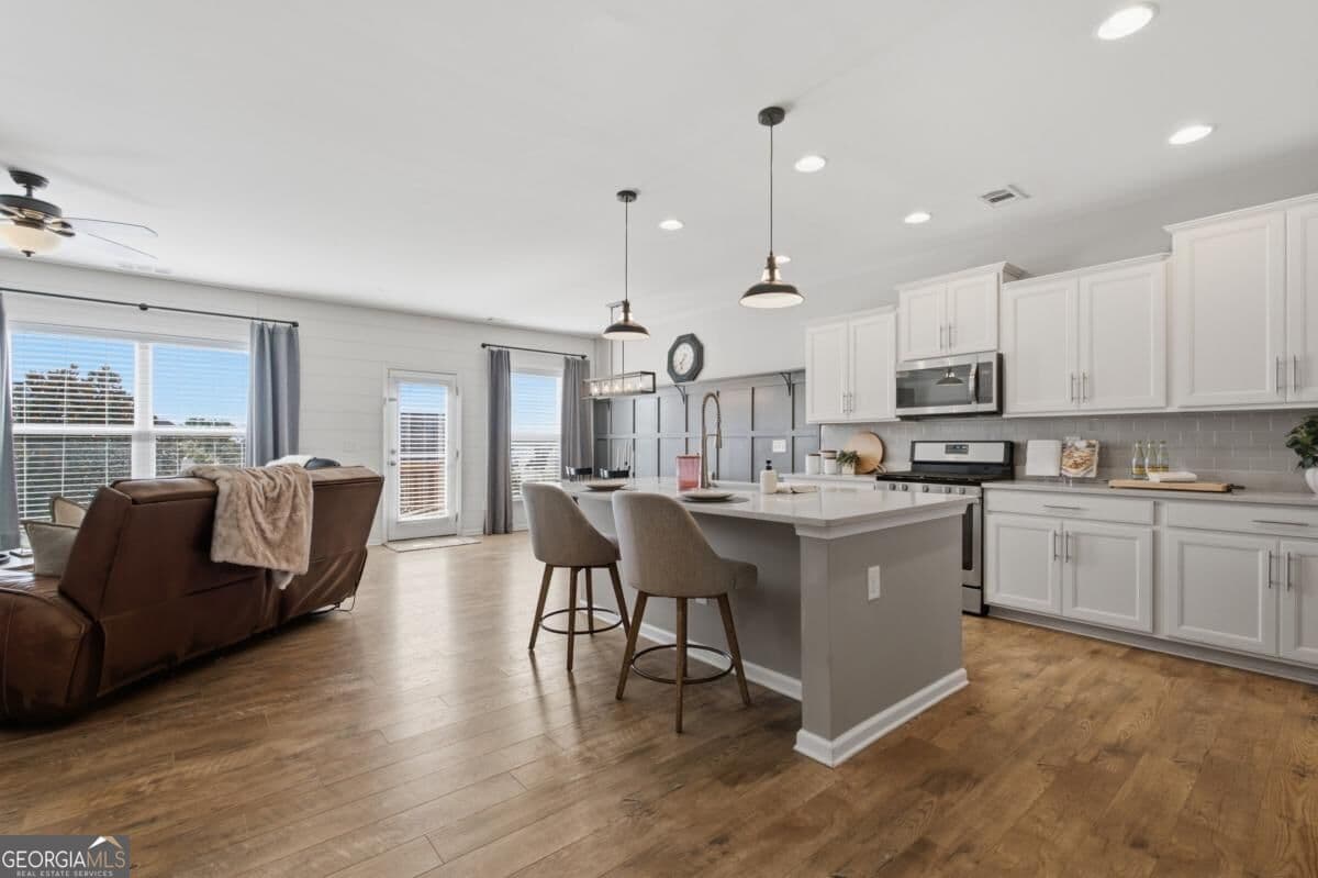 4 bedroom, 2.5 bathroom, 2,984 sq ft single family residence for sale at 416 Timberleaf Road, Canton, GA 30115 — photo 5