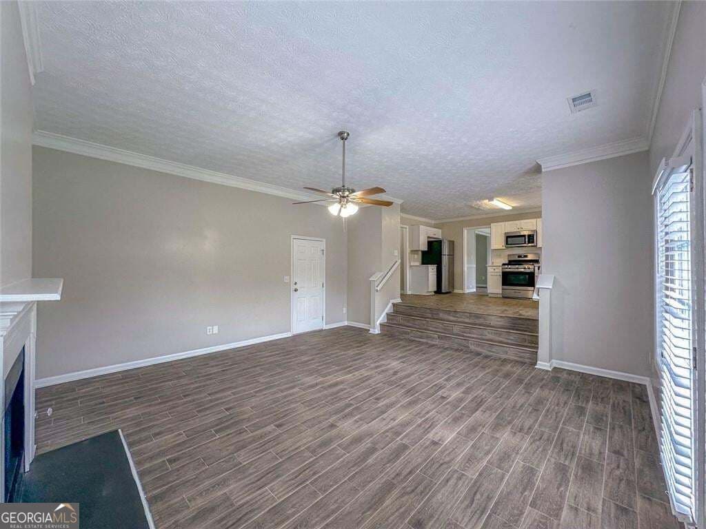 4 bedroom, 2.5 bathroom, 2,692 sq ft single family residence for sale at 1070 Big Haynes Drive, Grayson, GA 30017 — photo 8
