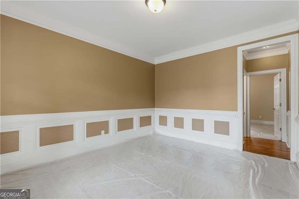 6 bedroom, 4 bathroom, 5,379 sq ft single family residence for sale at 5605 Viewpoint Court, Suwanee, GA 30024 — photo 7