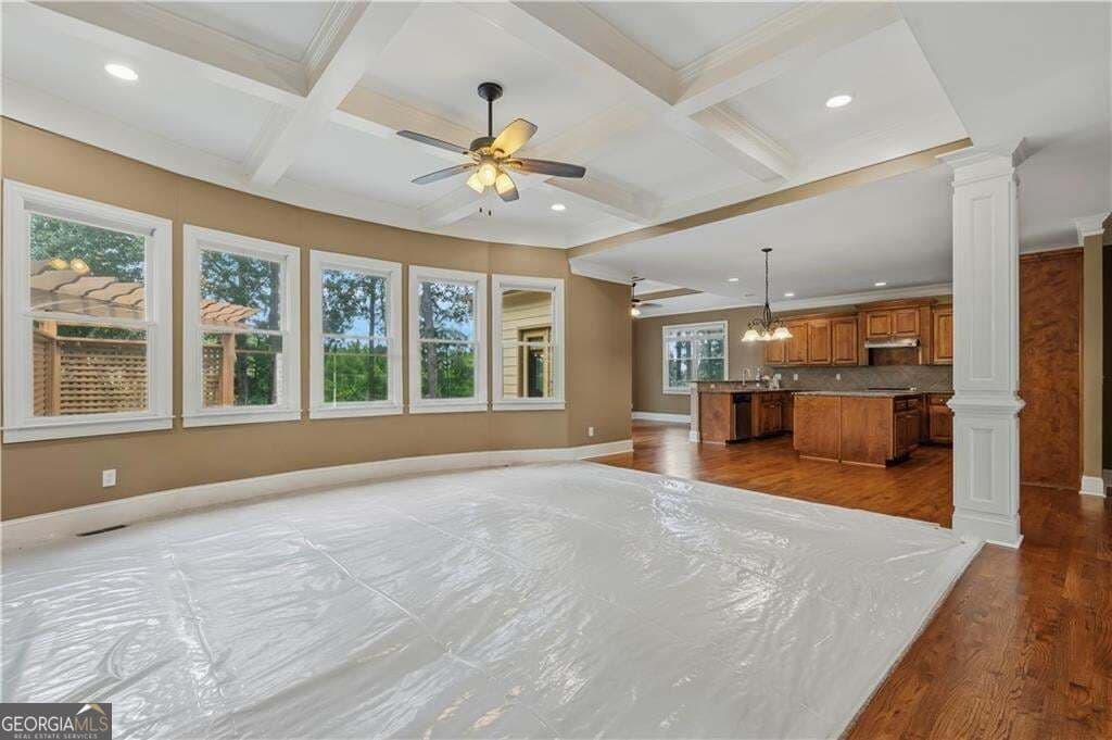 6 bedroom, 4 bathroom, 5,379 sq ft single family residence for sale at 5605 Viewpoint Court, Suwanee, GA 30024 — photo 9