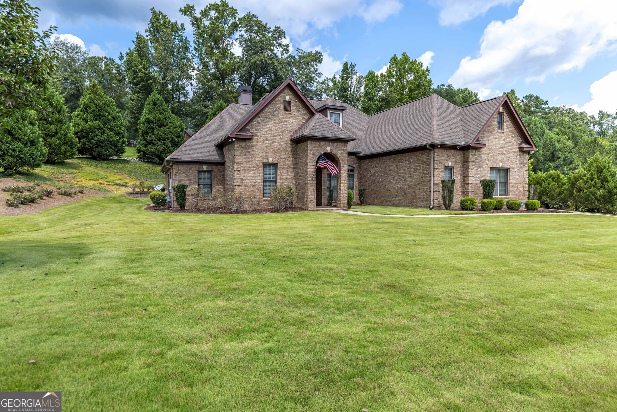 4 bedroom, 3.5 bathroom, 3,334 sq ft single family residence for sale at 1602 MASON Court, Phenix City, AL 36867 — photo 2