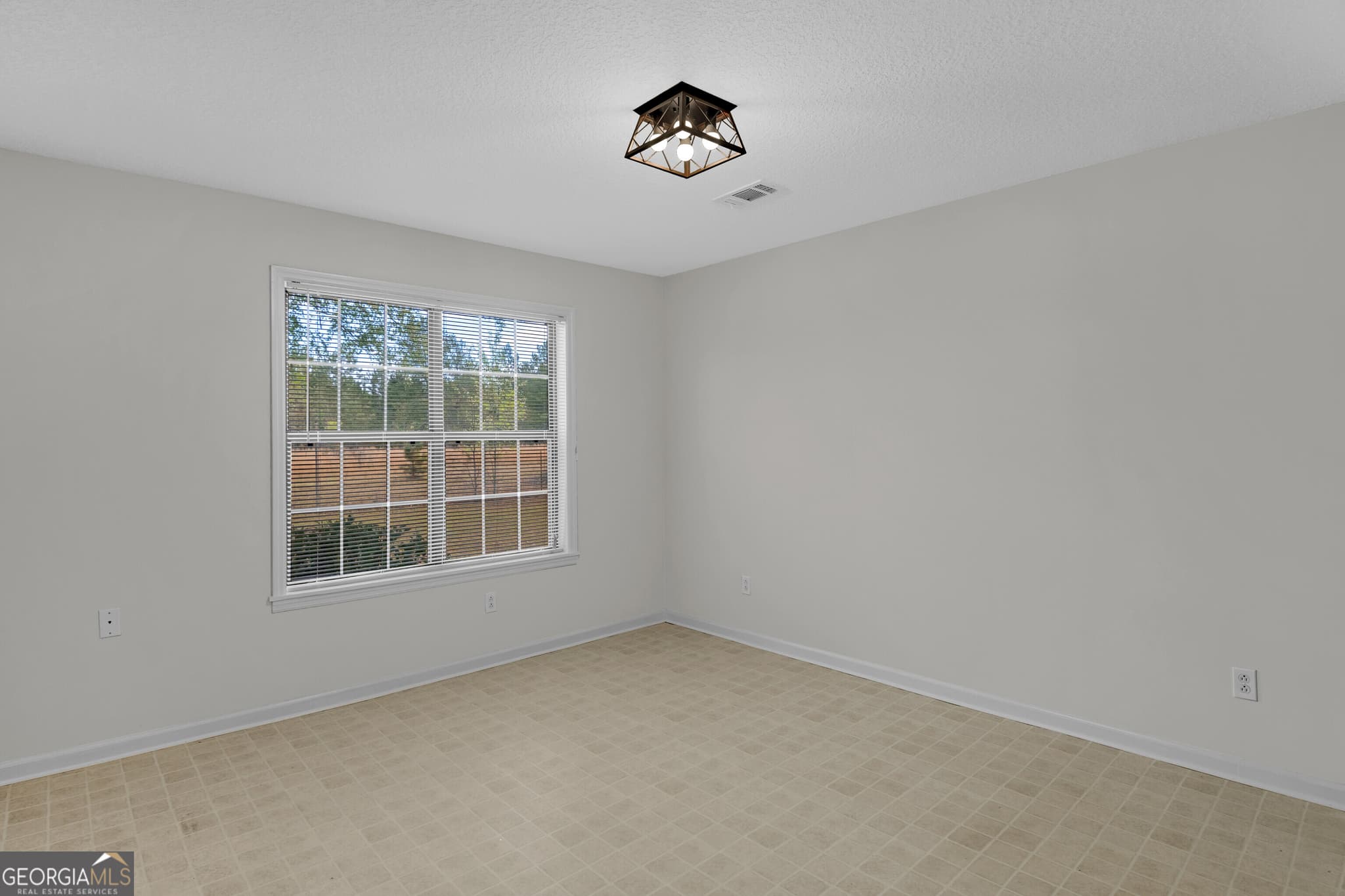 3 bedroom, 2 bathroom, 1,575 sq ft single family residence for sale at 52 Northgate Lane, Collins, GA 30421 — photo 7