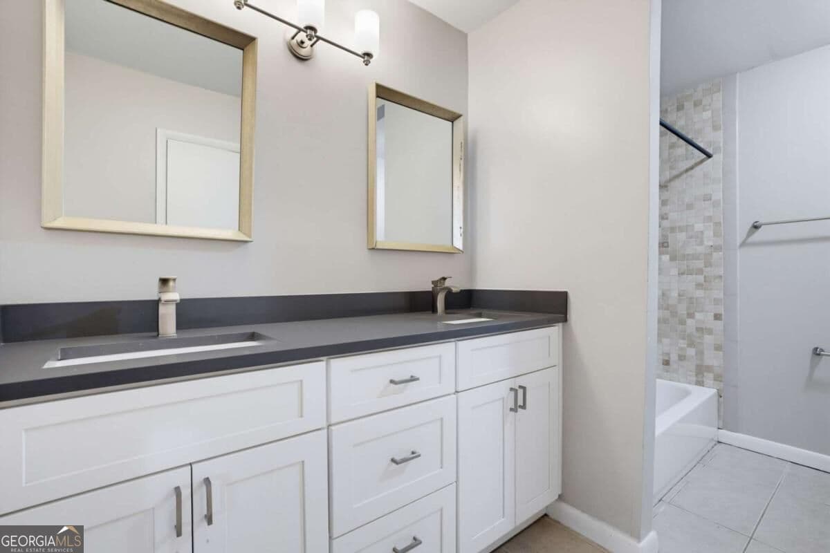 3 bedroom, 2 bathroom, 2,021 sq ft single family residence for sale at 3385 Laren Lane, Atlanta, GA 30311 — photo 10