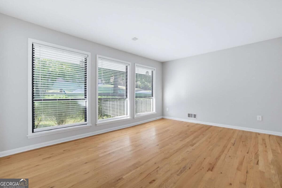 3 bedroom, 2 bathroom, 2,021 sq ft single family residence for sale at 3385 Laren Lane, Atlanta, GA 30311 — photo 8