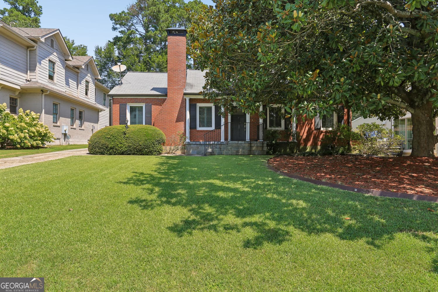 3 bedroom, 1 bathroom, 2,852 sq ft single family residence for rent at 266 Midvale Drive, Atlanta, GA 30342 for $2,900 a month — photo 1 of 1