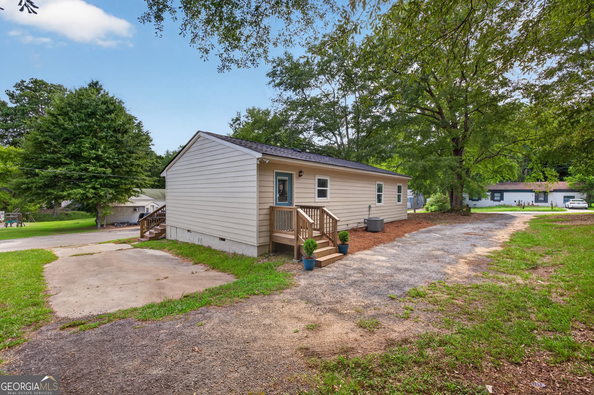 3 bedroom, 2 bathroom, 1,050 sq ft single family residence for sale at 701 Kendall Court, Monroe, GA 30655 — photo 6