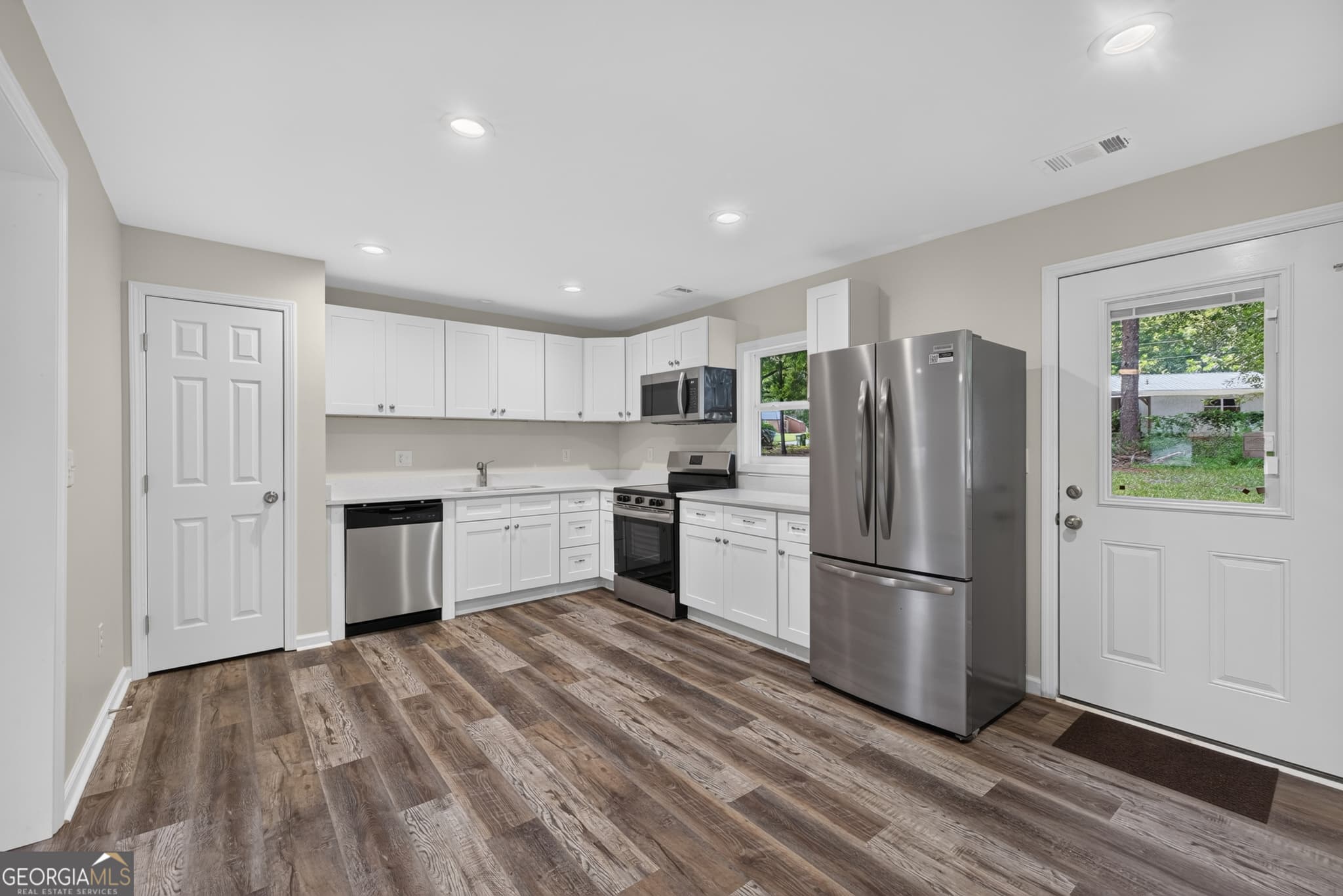 3 bedroom, 2 bathroom, 1,050 sq ft single family residence for sale at 701 Kendall Court, Monroe, GA 30655 — photo 10