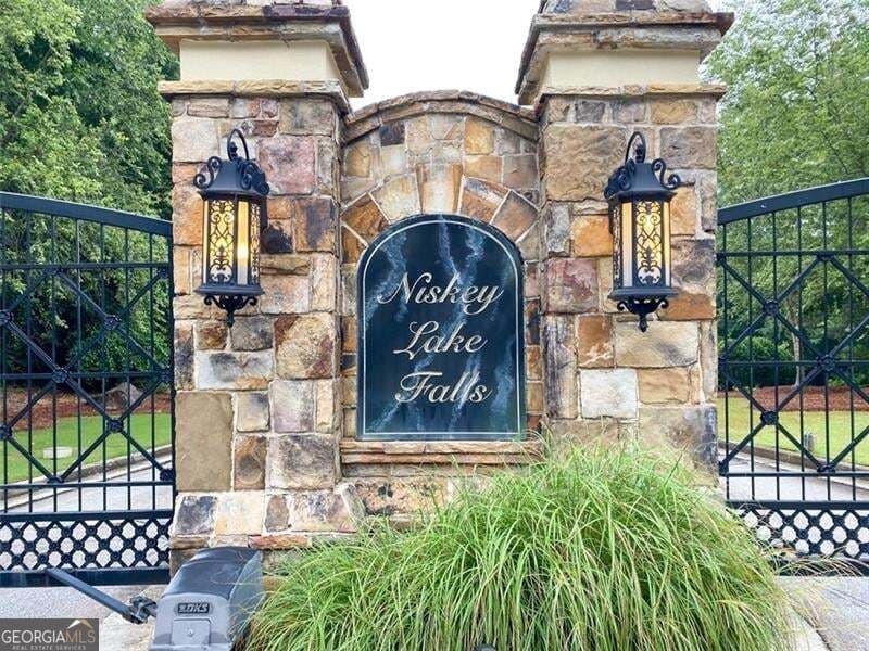 residential lot for sale at 4043 Lyon Boulevard, Atlanta, GA 30331 — photo 2
