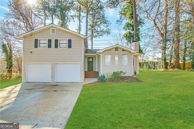 4 bedroom, 2 bathroom, 2,534 sq ft single family residence for sale at 4101 Willow Ridge Road, Douglasville, GA 30135