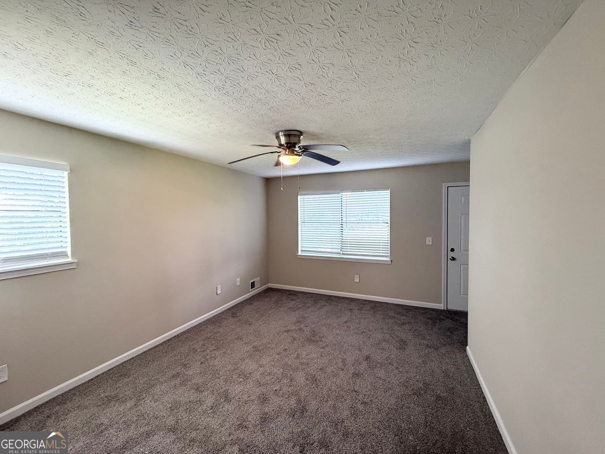 4 bedroom, 2 bathroom, 2,534 sq ft single family residence for sale at 4101 Willow Ridge Road, Douglasville, GA 30135 — photo 4