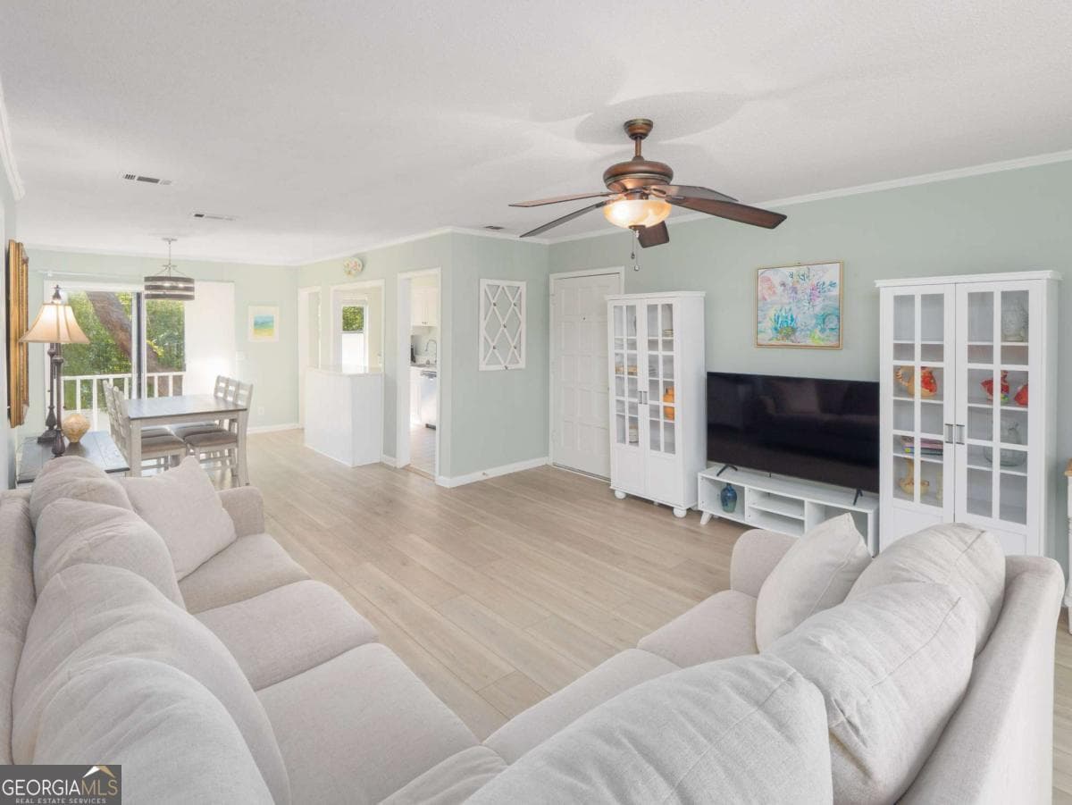 2 bedroom, 2 bathroom, 898 sq ft condominium for sale at 800 Mallery Street, St. Simons, GA 31522 — photo 6