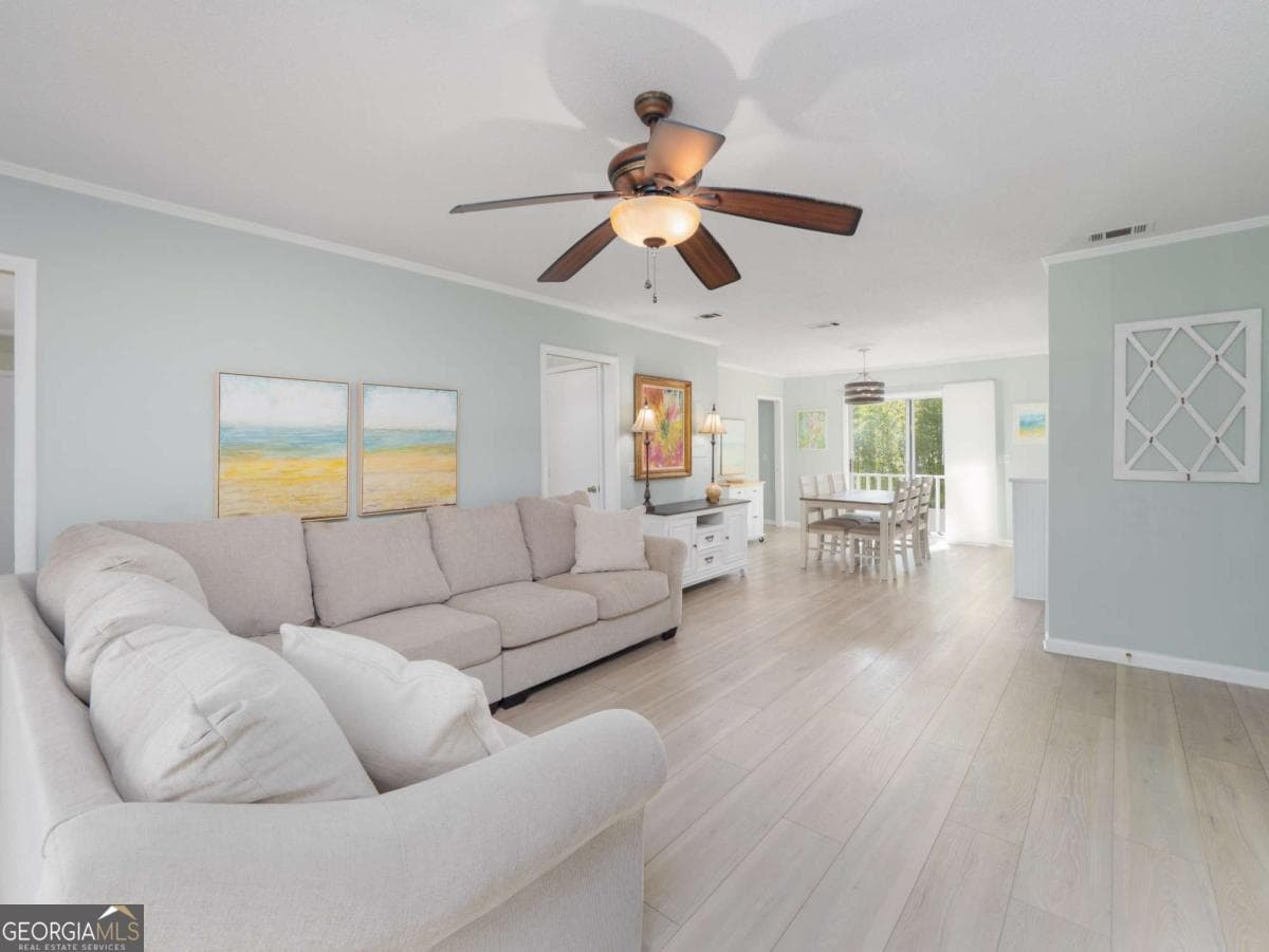 2 bedroom, 2 bathroom, 898 sq ft condominium for sale at 800 Mallery Street, St. Simons, GA 31522 — photo 7