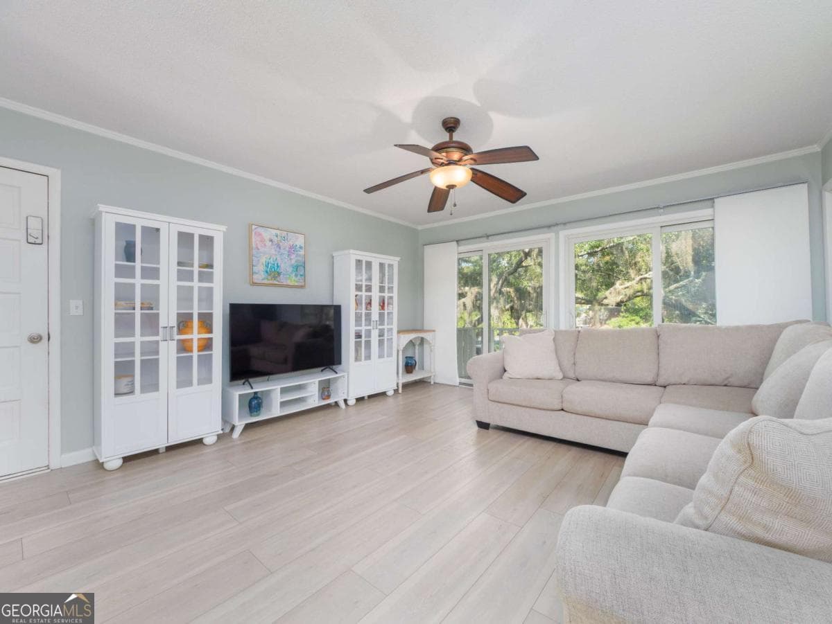 2 bedroom, 2 bathroom, 898 sq ft condominium for sale at 800 Mallery Street, St. Simons, GA 31522 — photo 5