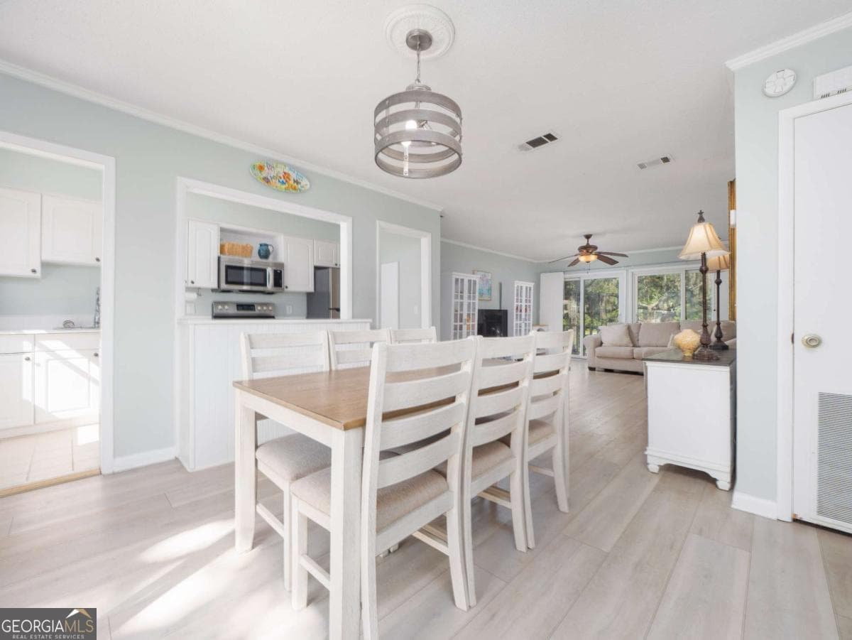 2 bedroom, 2 bathroom, 898 sq ft condominium for sale at 800 Mallery Street, St. Simons, GA 31522 — photo 10