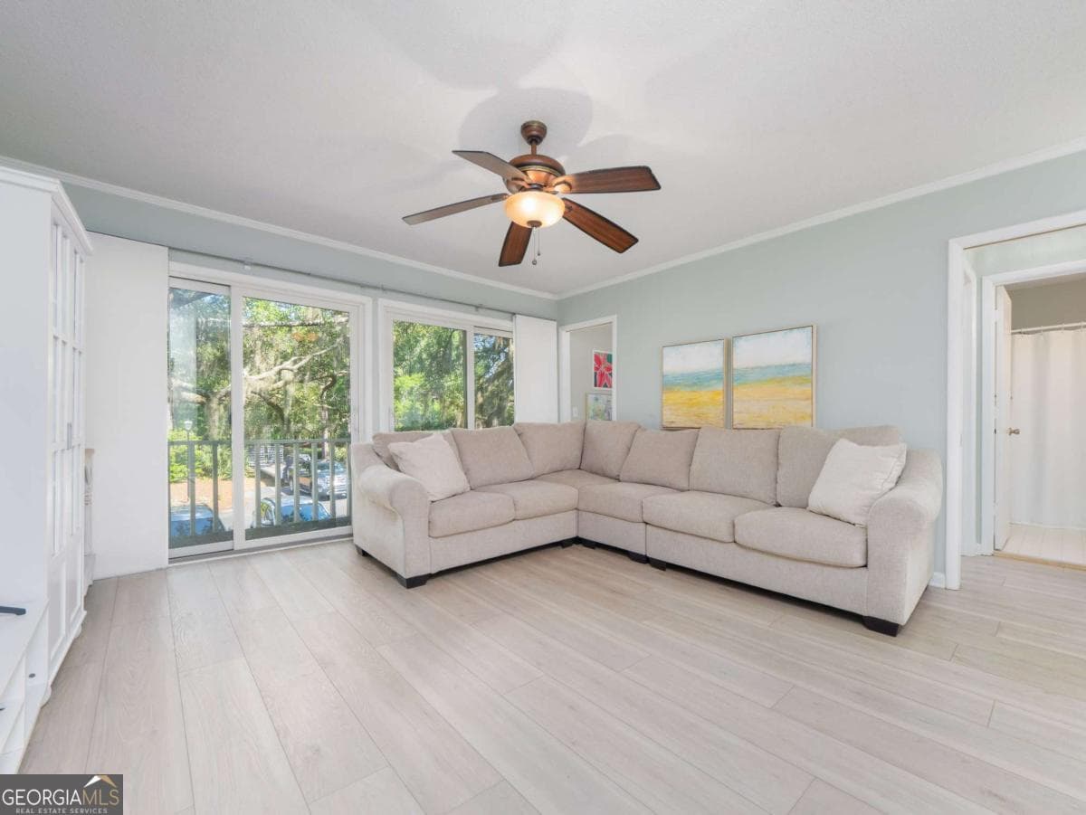 2 bedroom, 2 bathroom, 898 sq ft condominium for sale at 800 Mallery Street, St. Simons, GA 31522 — photo 4