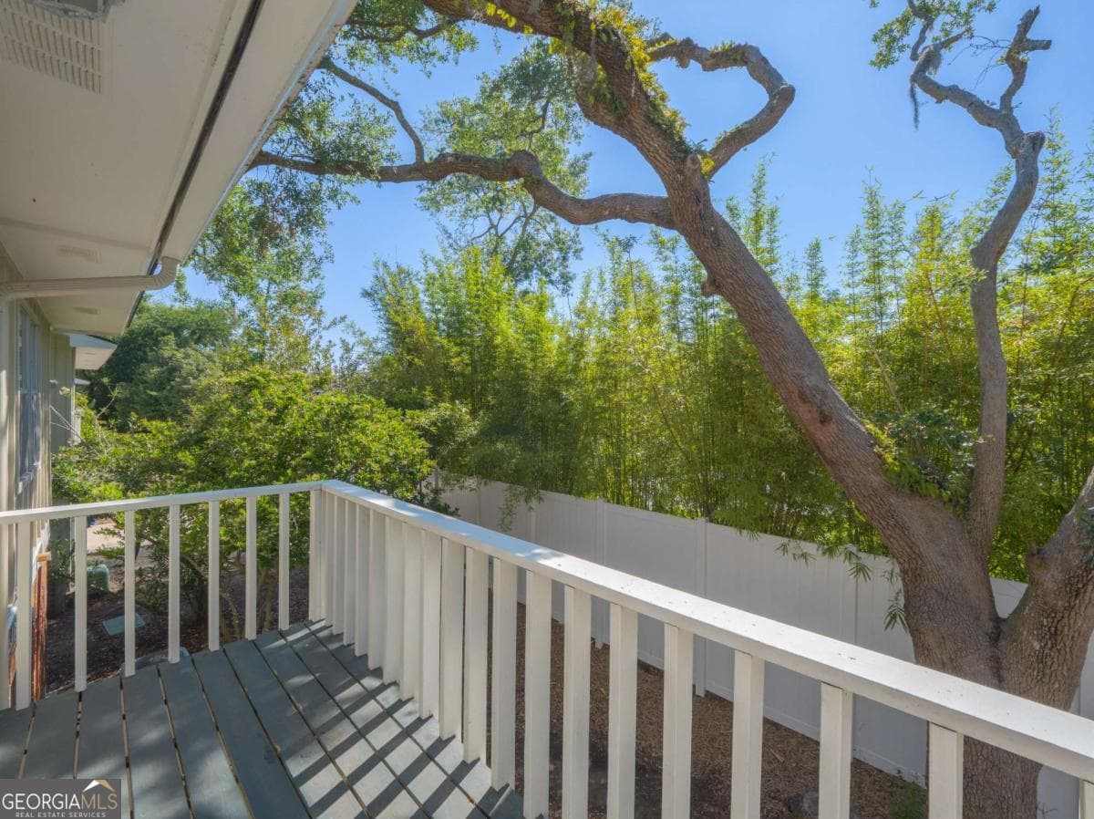 2 bedroom, 2 bathroom, 898 sq ft condominium for sale at 800 Mallery Street, St. Simons, GA 31522 — photo 8