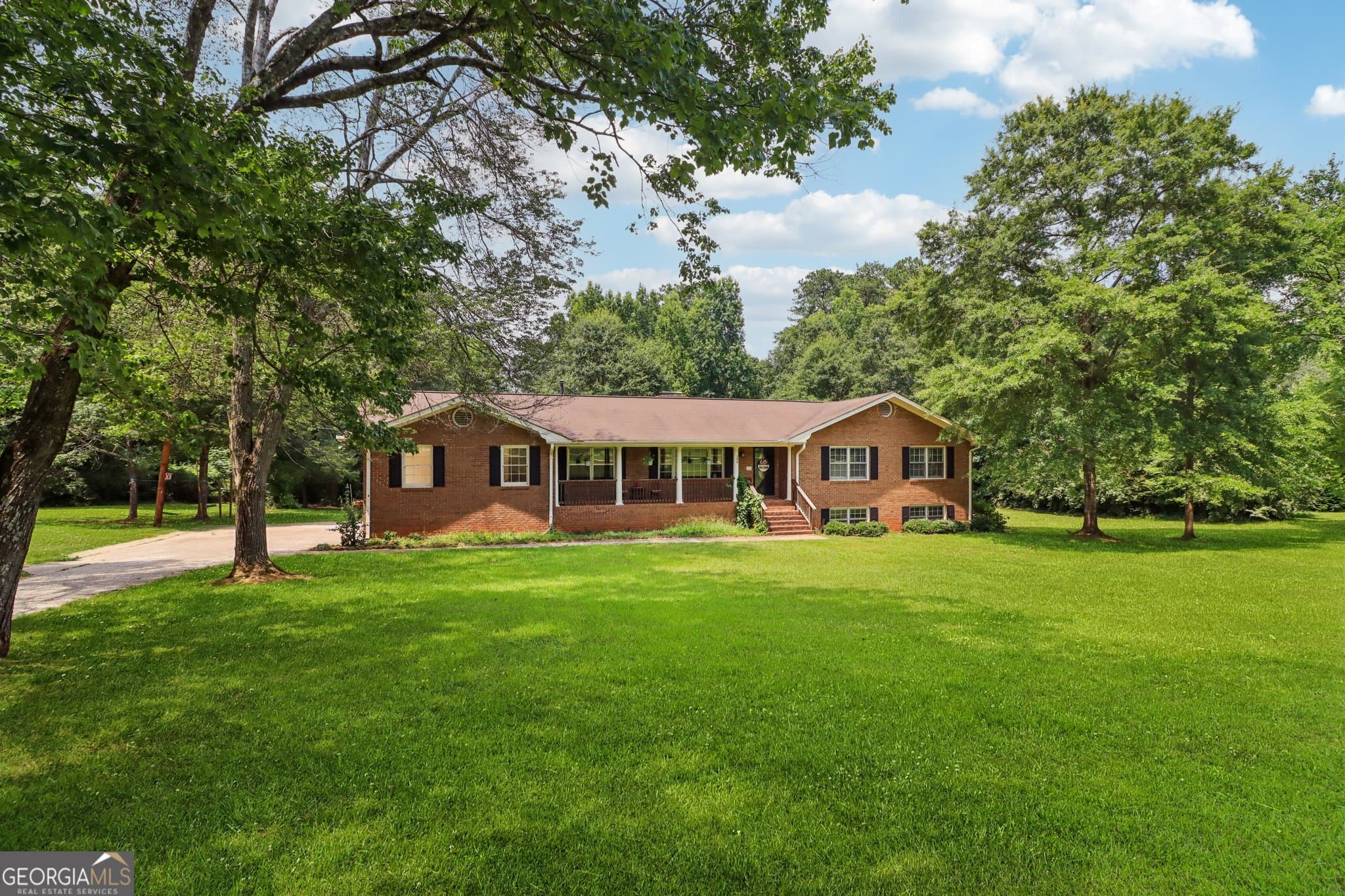 6 bedroom, 3 bathroom, 3,464 sq ft single family residence for sale at 508 E Boyd Road, Hogansville, GA 30230 — photo 2