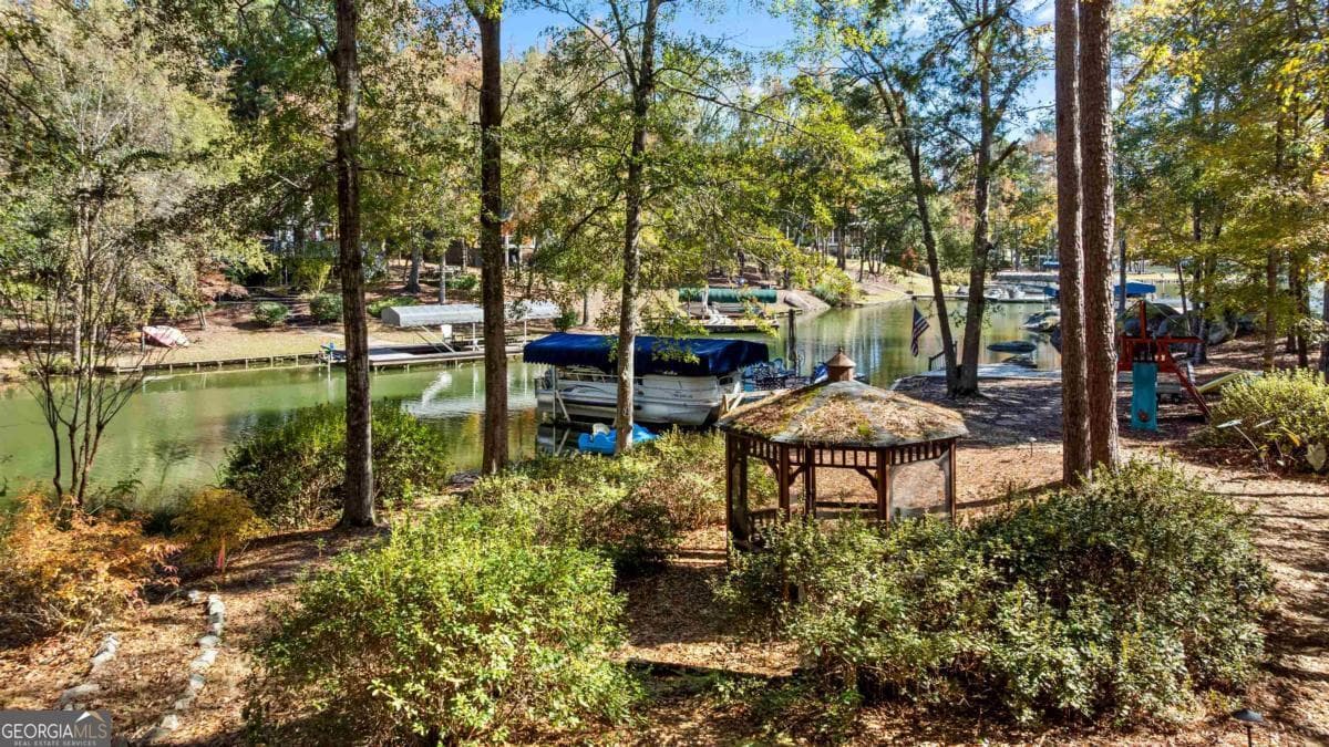 3 bedroom, 3 bathroom, 3,369 sq ft single family residence for sale at 1251 White Oak Drive, White Plains, GA 30678 — photo 6