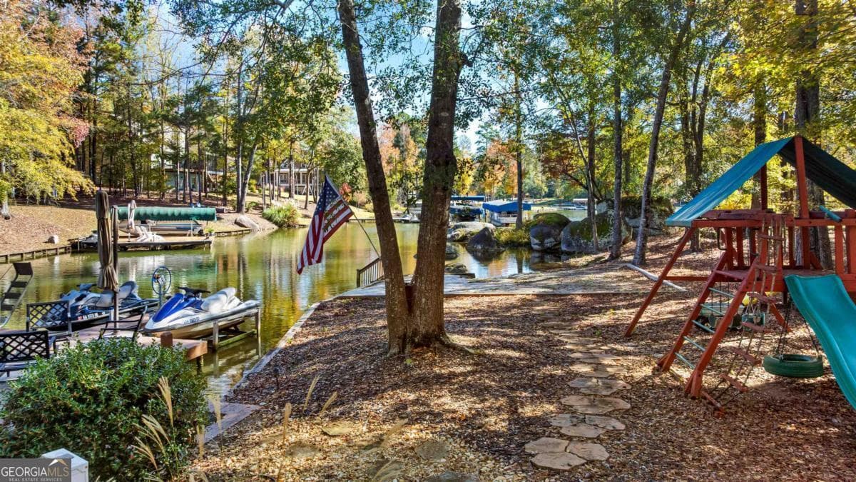 3 bedroom, 3 bathroom, 3,369 sq ft single family residence for sale at 1251 White Oak Drive, White Plains, GA 30678 — photo 7