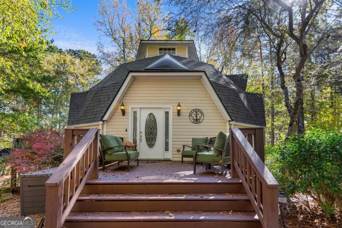 3 bedroom, 3 bathroom, 3,369 sq ft single family residence for sale at 1251 White Oak Drive, White Plains, GA 30678