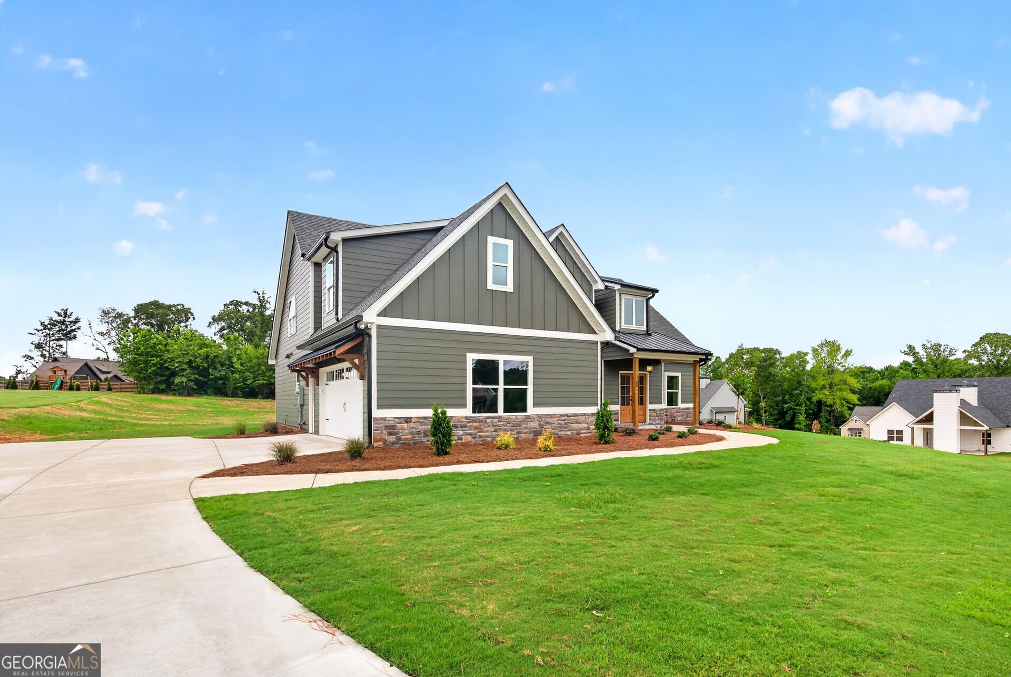 5 bedroom, 3 bathroom, 2,779 sq ft single family residence for sale at 88 Conner Lane, Williamson, GA 30292 — photo 6