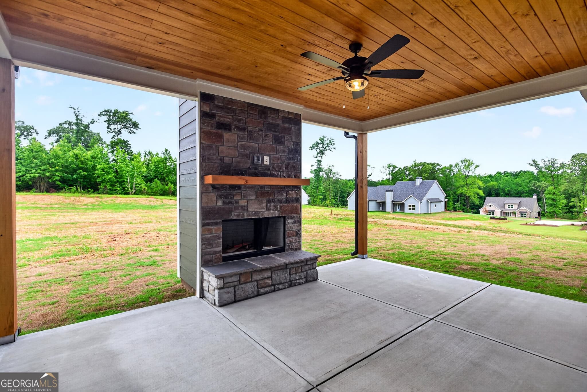 5 bedroom, 3 bathroom, 2,779 sq ft single family residence for sale at 88 Conner Lane, Williamson, GA 30292 — photo 3