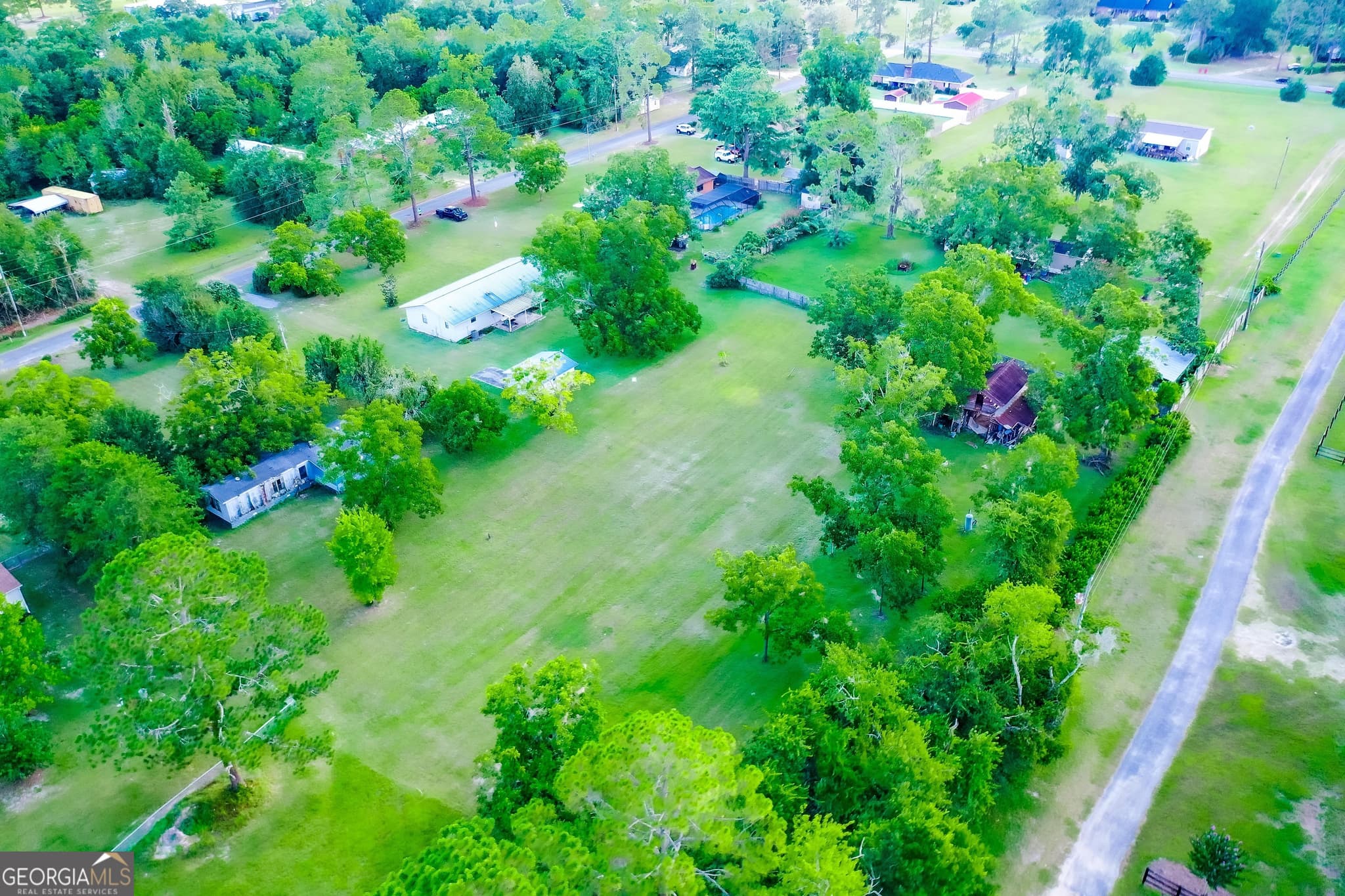 4 bedroom, 2 bathroom, 1,900 sq ft single family residence for sale at 2142 Ben Couch Road, Blackshear, GA 31516 — photo 6