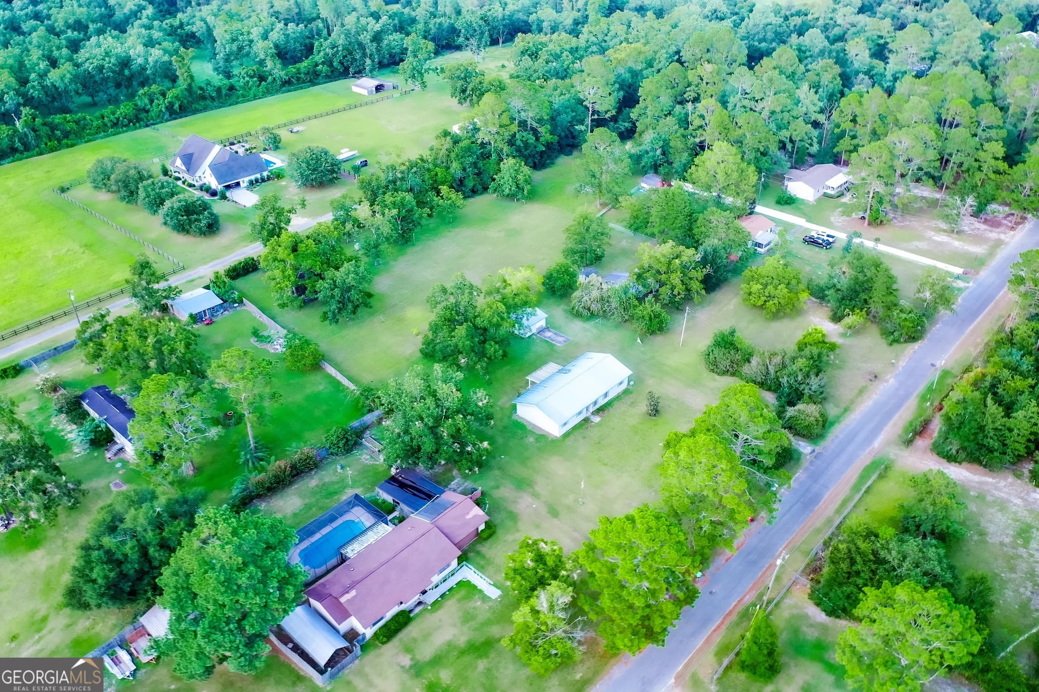 4 bedroom, 2 bathroom, 1,900 sq ft single family residence for sale at 2142 Ben Couch Road, Blackshear, GA 31516 — photo 3