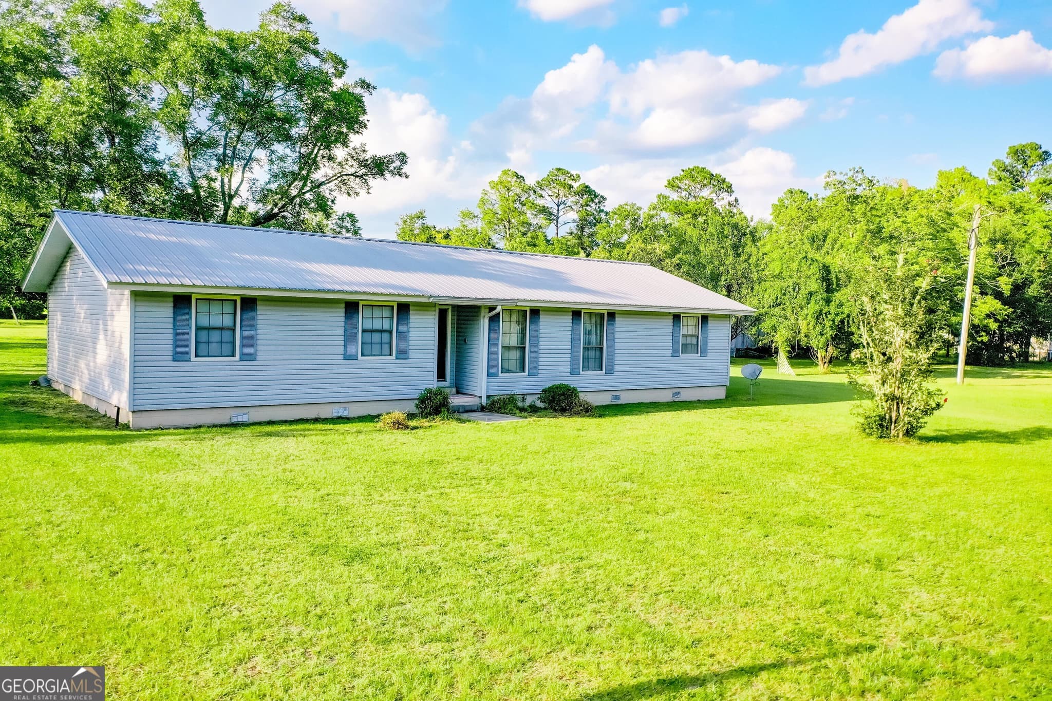 4 bedroom, 2 bathroom, 1,900 sq ft single family residence for sale at 2142 Ben Couch Road, Blackshear, GA 31516 — photo 8