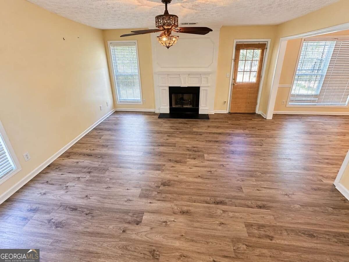 4 bedroom, 2.5 bathroom, 2,341 sq ft single family residence for sale at 2000 Briar Creek Court, Conyers, GA 30012 — photo 4