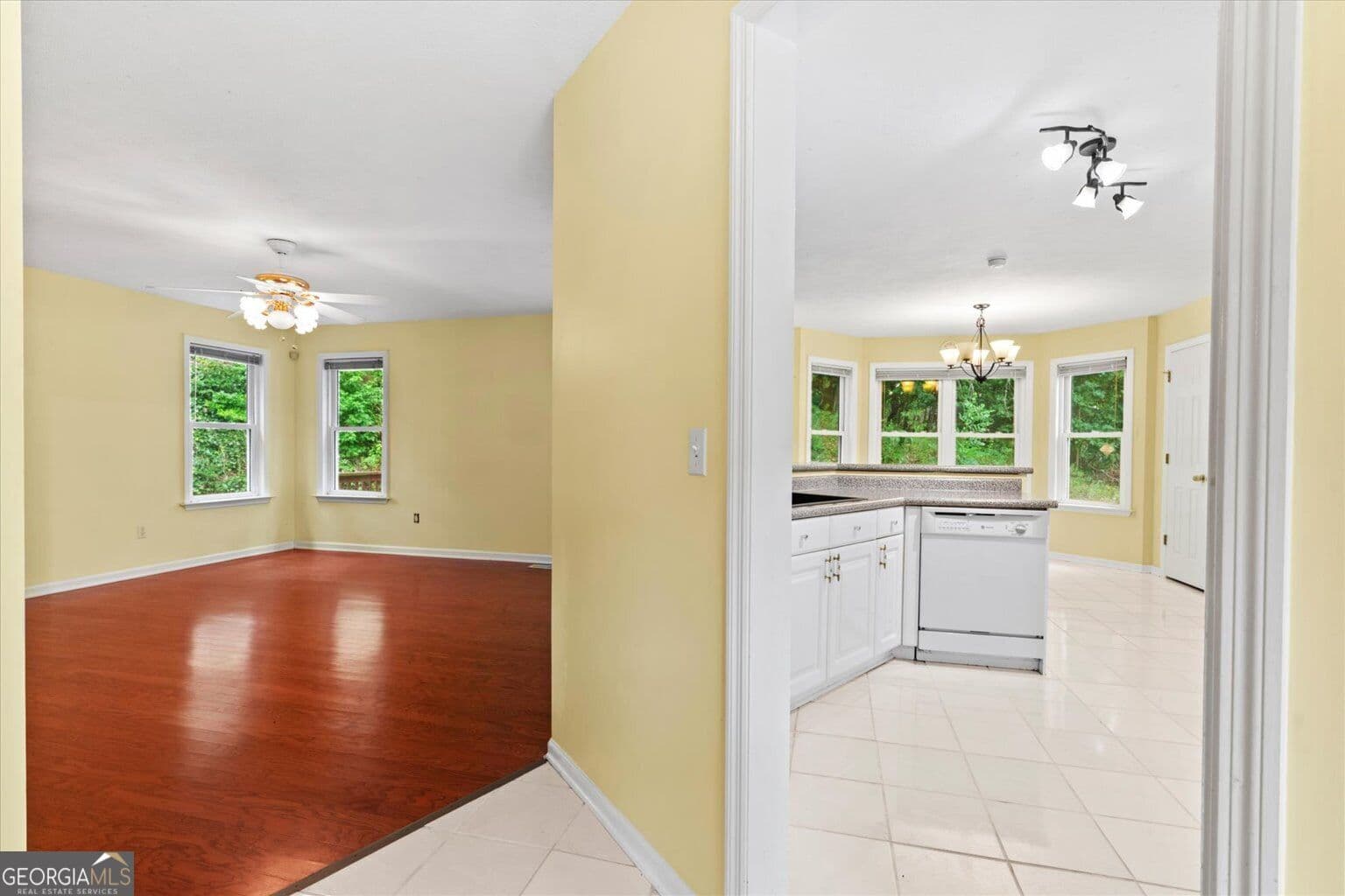 4 bedroom, 2.5 bathroom, 2,650 sq ft single family residence for sale at 3218 Leona Drive, Rocky Face, GA 30740 — photo 2