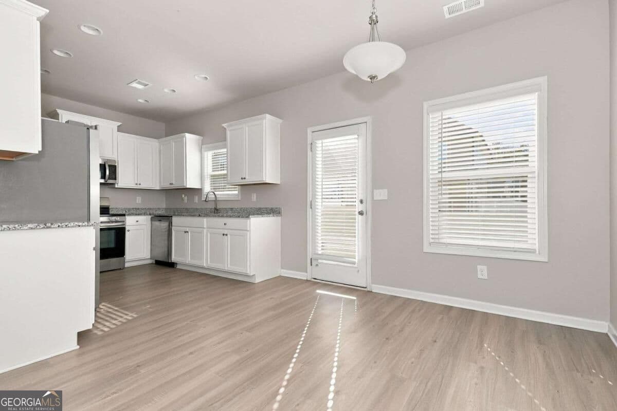 3 bedroom, 2 bathroom single family residence for rent at 126 Culver Street, Jackson, GA 30233 for $1,680 a month — photo 4