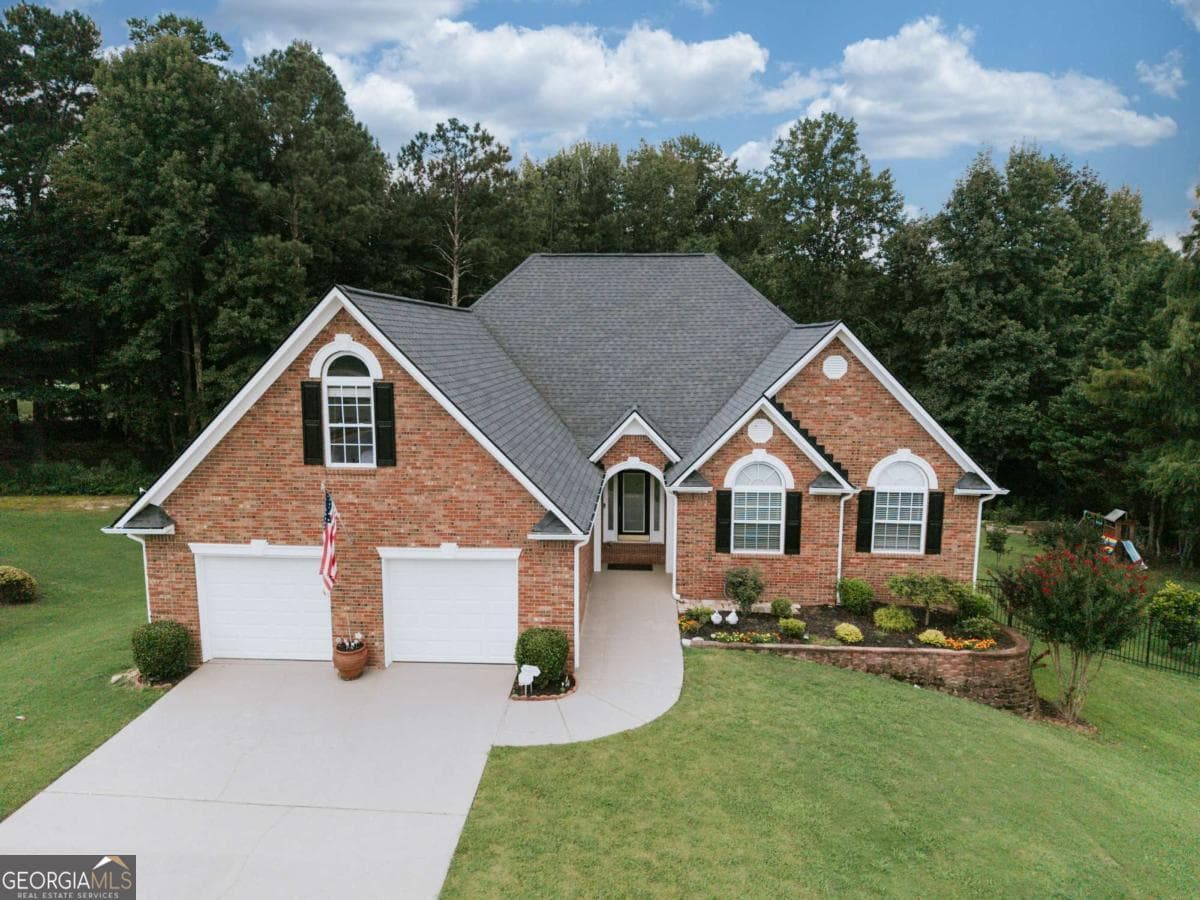 5 bedroom, 4 bathroom single family residence for sale at 637 Glen Valley Way, Dacula, GA 30019 — photo 2