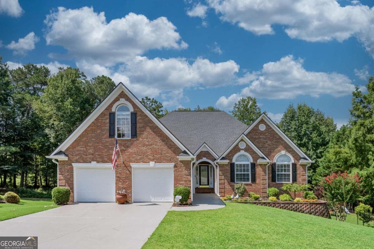 5 bedroom, 4 bathroom single family residence for sale at 637 Glen Valley Way, Dacula, GA 30019 — photo 1 of 93