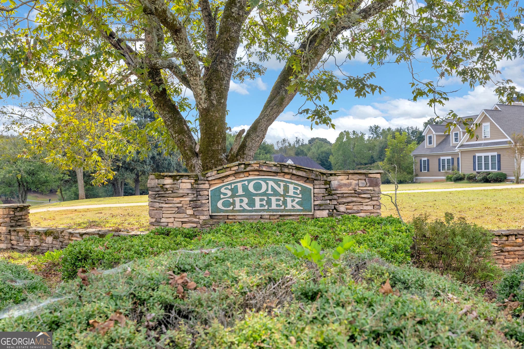5 bedroom, 4 bathroom, 3,135 sq ft single family residence for sale at 339 Stone Creek Drive, Hull, GA 30646 — photo 5