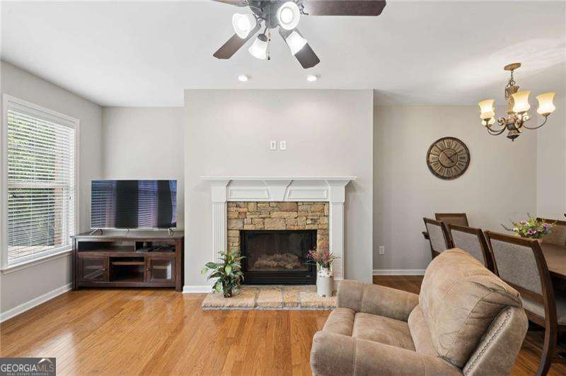 3 bedroom, 3.5 bathroom, 2,260 sq ft townhouse for sale at 503 Grove Field Court, Suwanee, GA 30024 — photo 4