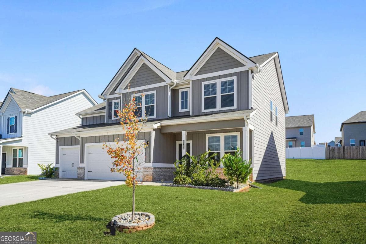 5 bedroom, 3 bathroom, 3,138 sq ft single family residence for sale at 1729 Cadence Street, Locust Grove, GA 30248 — photo 3